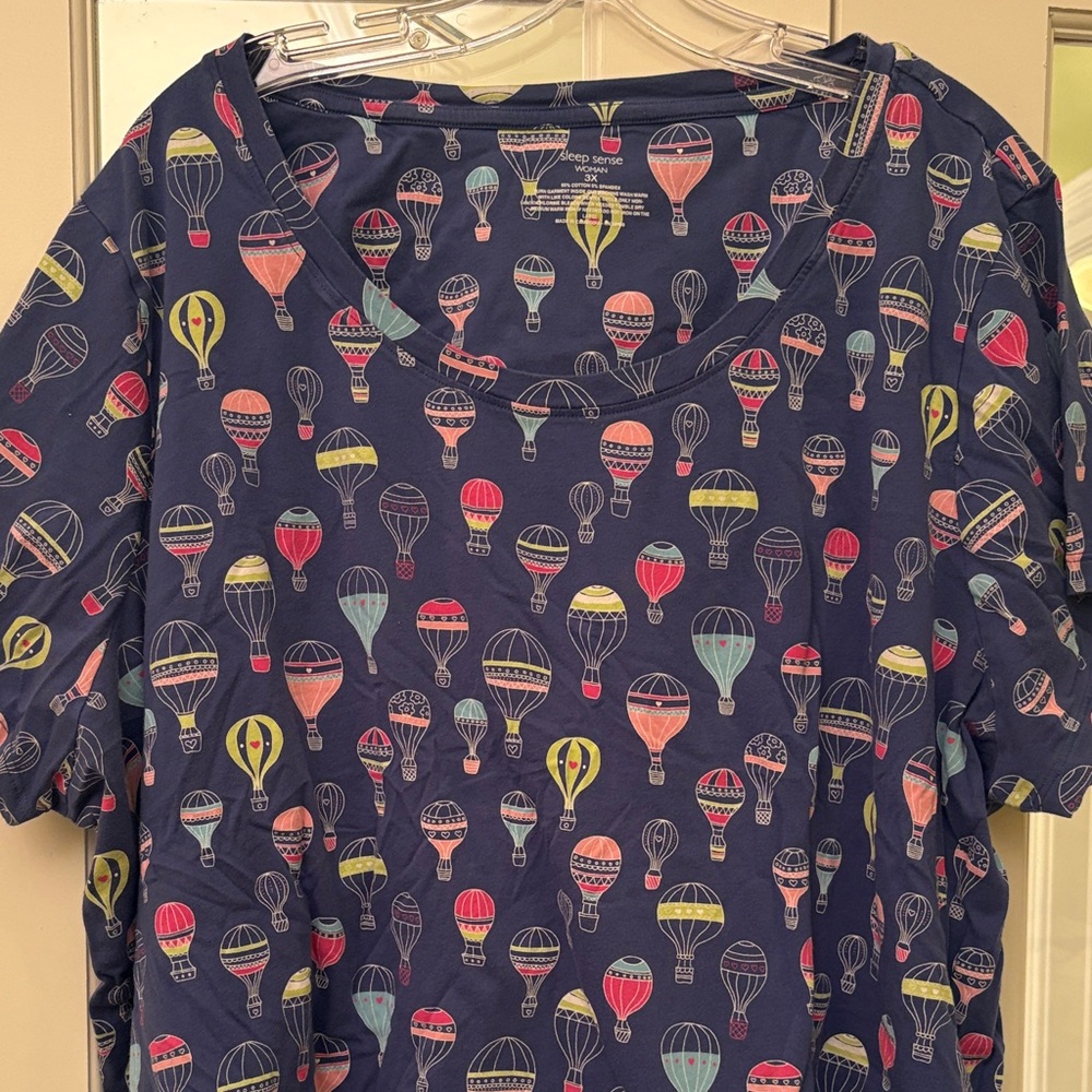 3X Sleep sense Blue Hot Air Balloon pajama top. Casual comfy loungewear